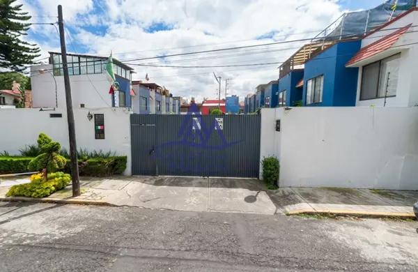 Casa en Venta en Granjas Coapa, Tlalpan - Accesible y con Vigilancia