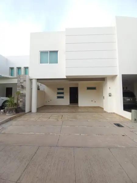 CASA EN RENTA EN PRIVADA CONTRY COURTS 3 RIOS EN CULIACAN SINALOA