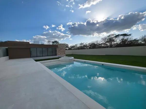 Casa en venta con amplios espacios en chicxulub pueblo merida yucatan
