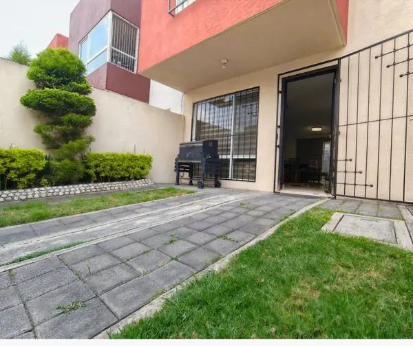 Casa en Venta en San Mateo Otzacatipan, Villas Toscana, Toluca, México.