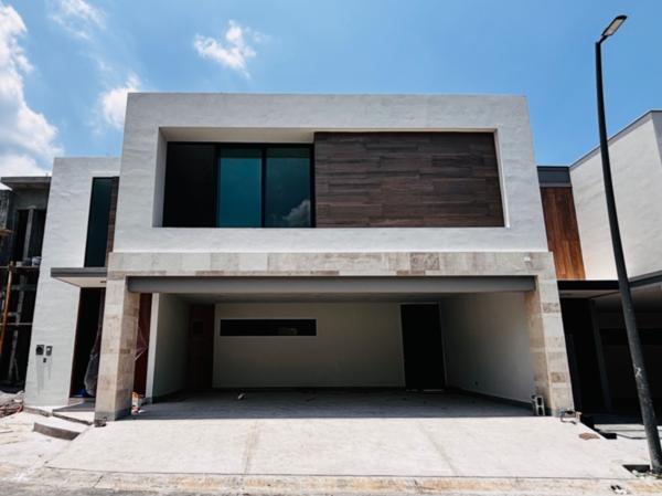 CASA EN VENTA FRACC LOS NOGALES CARRETERA NACIONAL