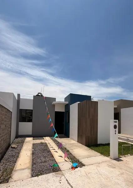 Casa en venta con patio amplio en Villa de Álvarez Colima