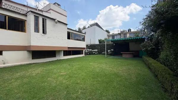 **CASA EN VENTA EN JARDINES DE SAN MATEO**