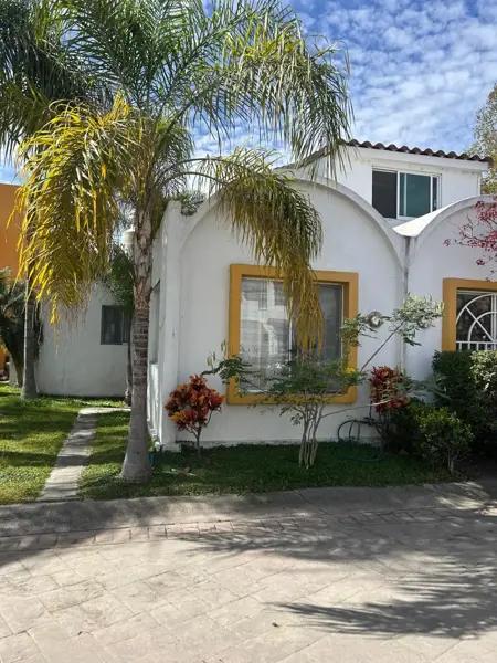 Casa en Renta en Los Olivos de Tlaquepaque con Jardín y Alberca