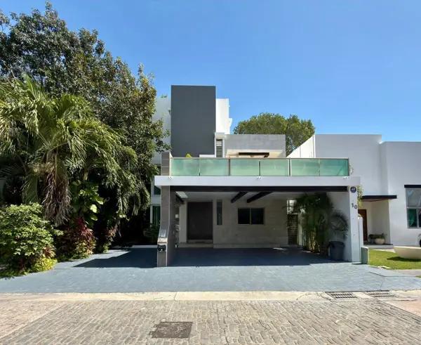Casa en venta en Residencial Cumbres, Benito Juárez, Quintana Roo