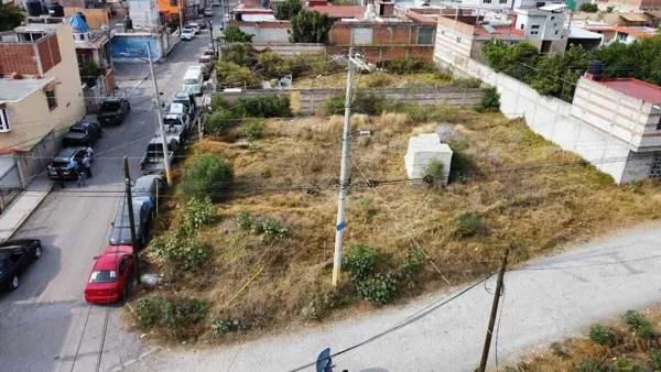 Oportunidad: terreno en esquina San Jerónimo Caleras