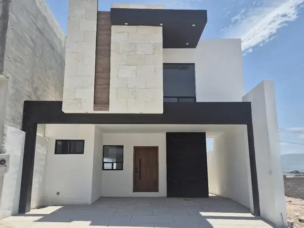 Casa en Venta al norte de saltillo. Sector privado
