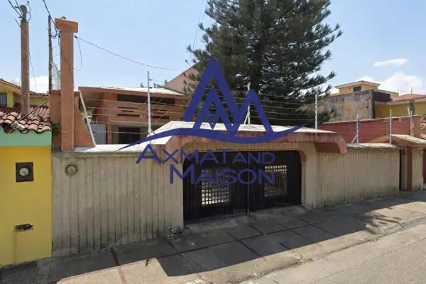 Casa en Venta en Coatzacoalcos, Veracruz: Amplios Espacios y Comodidades