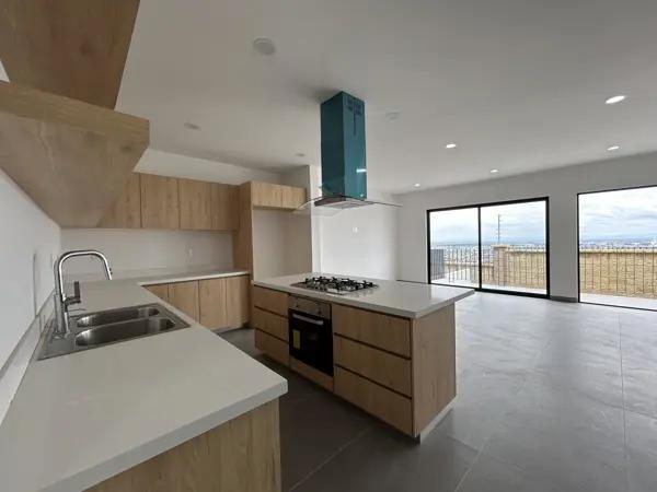 CASA PUNTA MARFIL LOMAS PUNTA DEL ESTE LEON VENTA