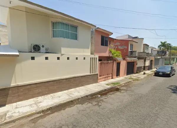 VENTA DE CASA EN CALLE BAHAMAS FLORESTA 80 VERACRUZ VENTA DE CASA EN CALLE BAHAMAS FLORESTA 80 VERACRUZ