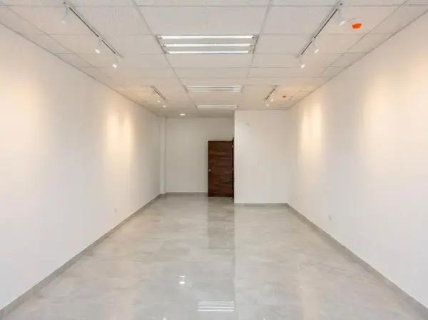 RENTA DE OFICINA EN PLAZA SANTA ISABEL