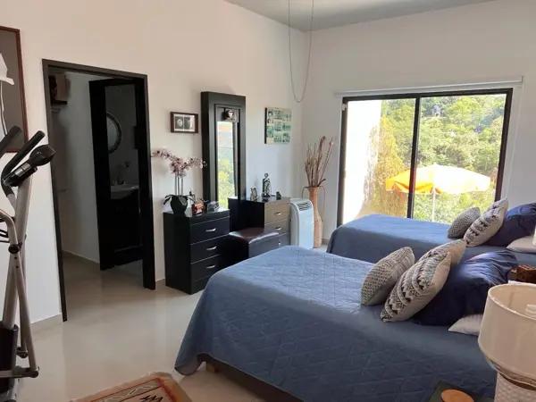 Casa en venta en Palmira, Cuernavaca: amplia con jardín y alberca