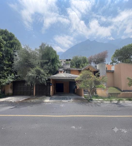 CASA EN VENTA EN SAN PEDRO GARZA GARCIA