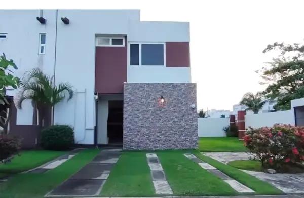 VENDO CASA AL PONIENTE DE LA CIUDAD DE VERACRUZ, CERCA DE TAMSA