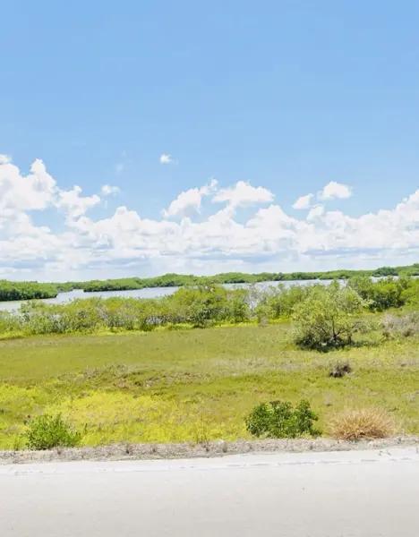 | Terreno en venta a unos pasos del mar |