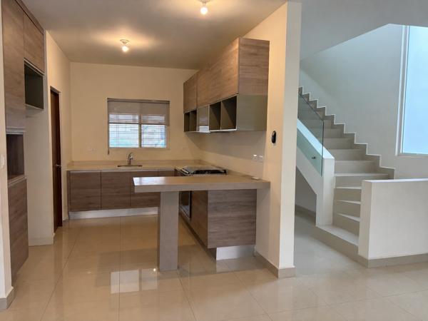 Casa en Renta – Fraccionamiento Moretta
 Carretera Nacional : $31,000 MXN