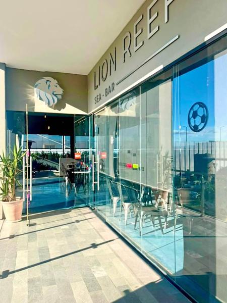Local en renta con terraza en Zibatá, Querétaro