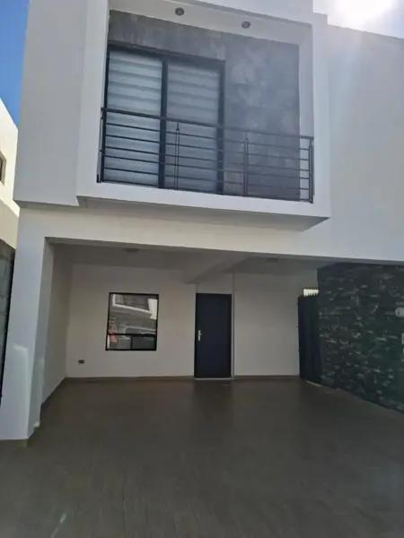 Excelente casa en fraccionamiento con amenidades