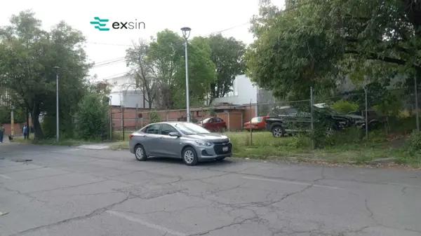 TERRENO EN RENTA EN ESQUINA CERCA DE PLAZA DORADA