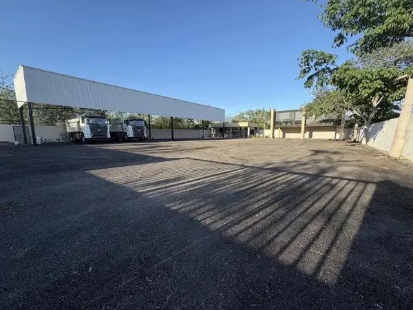 Bodega-Oficinas en Venta en Komchen