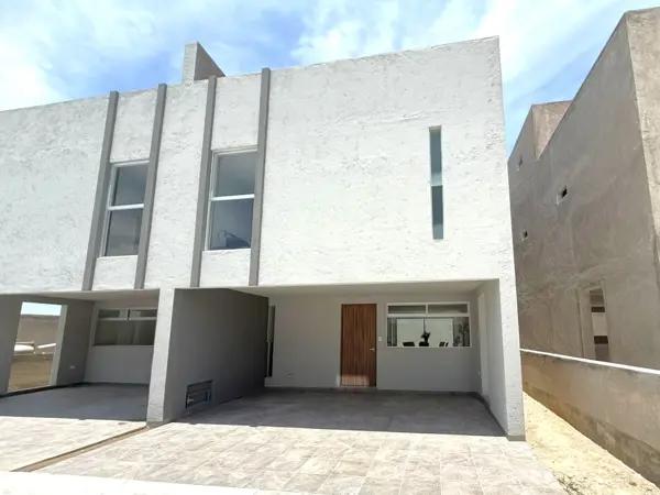 CASA EN PREVENTA CON ROOF GARDEN EN TLAXCALANCINGO, SAN ANDRÉS CHOLULA.