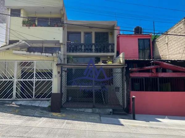 Casa en Venta en Lomas Lindas II, Atizapán de Zaragoza, México - Excelente Ubicación y Amenidades Casa en Venta en Lomas Lindas II, Atizapán de Zaragoza, México - Excelente Ubicación y Amenidades