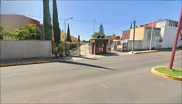 CASA EN VENTA EN EMPLEADO FEDERAL. RESIDENCIAL LOS ARCOS, ATLIXCO