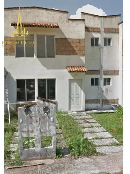 Casa en Venta en Residencial Las Olas, Cosoleacaque, Cerca del Aeropuerto