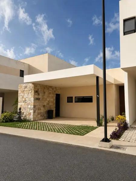 | Moderna residencia de una planta en venta en Conkal |