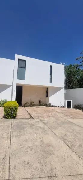 | Exclusivo Townhouse en renta en Montebello |