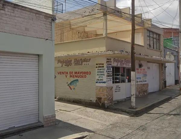 CASA EN PACHUCA CENTRO CON LOCAL COMERCIAL