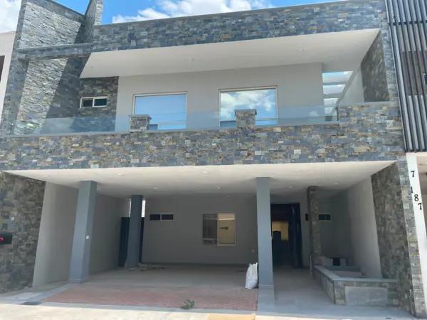 CASA NUEVA EN RENTA EN CAPELLANÍA | 4 RECÁMARAS | 4.5 BAÑOS | $26,000

Opción amueblada por $36,000