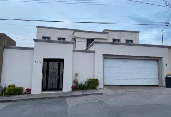 CASA EN RENTA AMUEBLADA O SEMIAMUEBLADA EN COLONIA GUADALUPE, MONCLOVA, COAHUILA