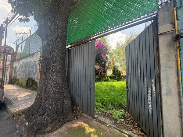 Venta Terreno uso de suelo habitacional con Local en Ave. México