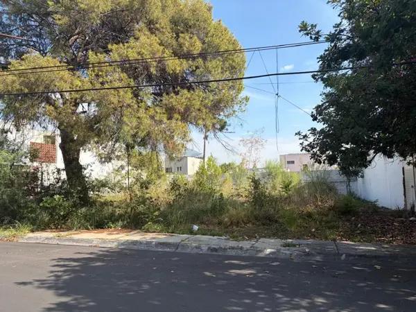 Terreno en venta en Col. Del Valle zona Fátima en San Pedro Garza García