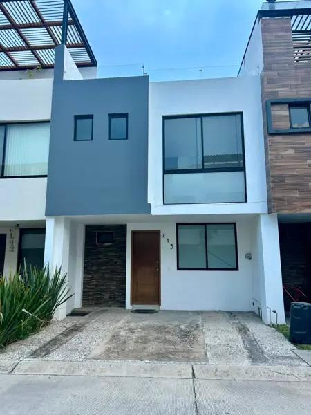 CASA EN RENTA EN JARDINES DEL VALLE