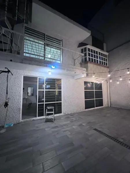 Casa en Venta con departamento independiente balcón en San Lorenzo La Cebada Xochimilco 4 recámaras