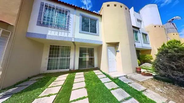 Casa de 2 niveles en Rinconada Cuautitlán