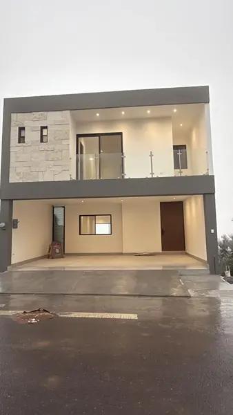 Casa en Renta en Cumbres Elite Premier, Monterrey con Vista Panorámica
