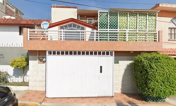 Casa en Venta en Parque Residencial Coacalco: Espaciosa y Bien Ubicada