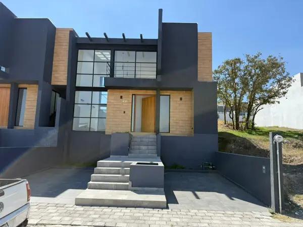 Casa en Venta en Puebla  Haras del Bosque 1 recamara gran jardín  town house en privada cerrada