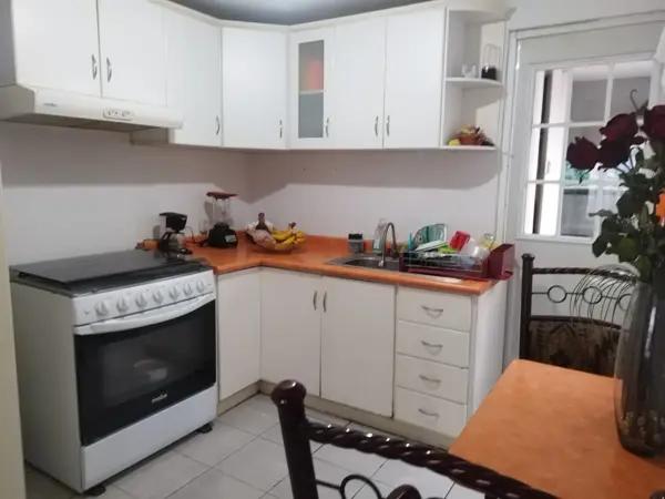 Casa en privada con acceso controlado