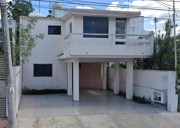 CASA EN VENTA CALLE 31  RESIDENCIAL LOS PINOS YUCATAN
