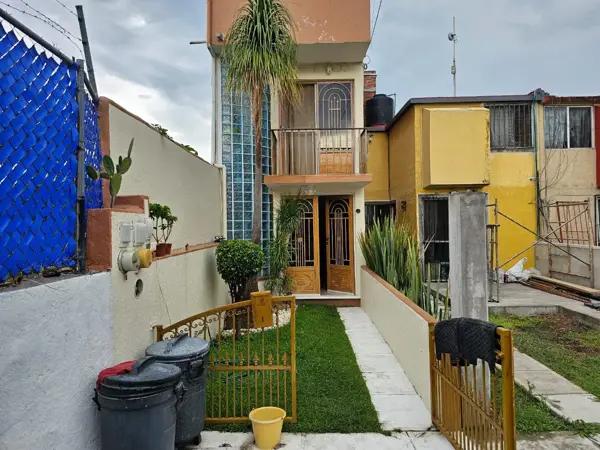 VENTA DE CASA EN FRACCIONAMIENTO EN JIUTEPEC CON ALBERCA VENTA DE CASA EN FRACCIONAMIENTO EN JIUTEPEC CON ALBERCA