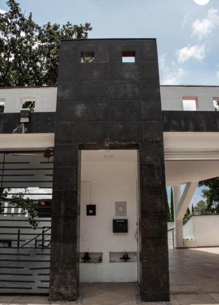 Casa en RENTA AMUEBLADA en Condado de Sayavedra: Espaciosa con Amenidades Premium