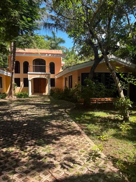 Casa en Renta en Mérida, Yucatán, en Club de Golf La Ceiba Casa en Renta en Mérida, Yucatán, en Club de Golf La Ceiba