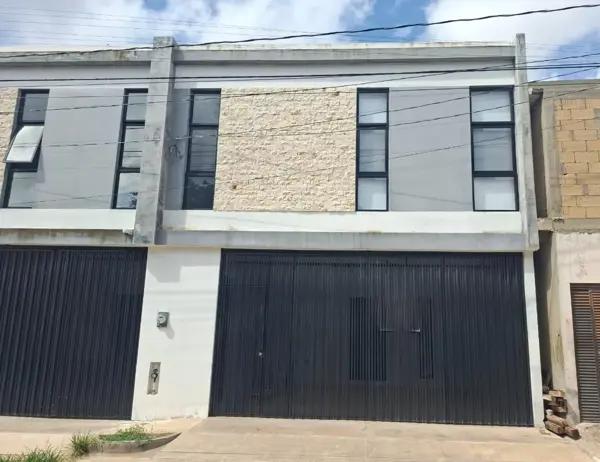 TOWNHOUSE EN RENTA – ZONA NORTE DE MÉRIDA TOWNHOUSE EN RENTA – ZONA NORTE DE MÉRIDA