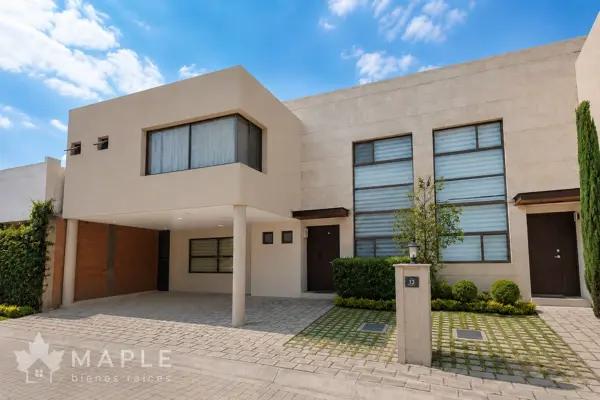 Casa en VENTA en Valle de las Fuentes 3 Recamaras con baño cada una