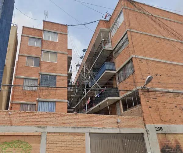OPORTUNIDAD ÚNICA, DEPARTAMENTO EN REMATE