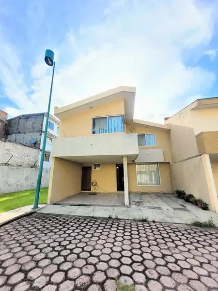 Casa en venta en Fraccionamiento en San Pedro Cholula, frente a Plaza San Diego